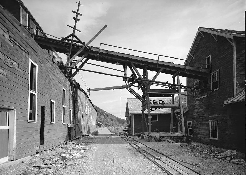 The Kennecott Copper Mines, McCarthy Alaska 1982 LINES FROM CONCENTRATION MILL TO LEACHING PLANT, LOOKING SOUTH