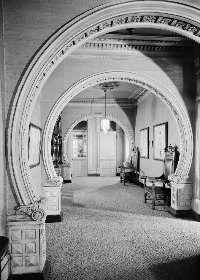 Carson House - Ingomar Club, Eureka California October 1960 SECOND FLOOR HALL (Looking East)