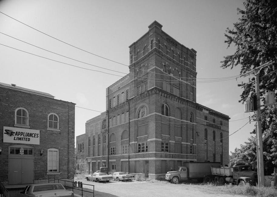 Gebhard Brewery, Morris Illinois 1986 EAST AND SOUTH FACADE OF THE BREWING HOUSE LOOKING NORTHWEST