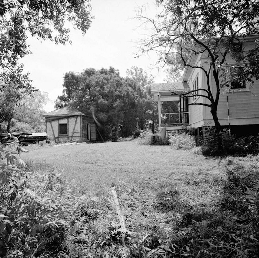 Bagatelle Plantation House, Donaldsonville, Louisiana 1977 VIEW OF NORTH EAST CORNER OF HOUSE