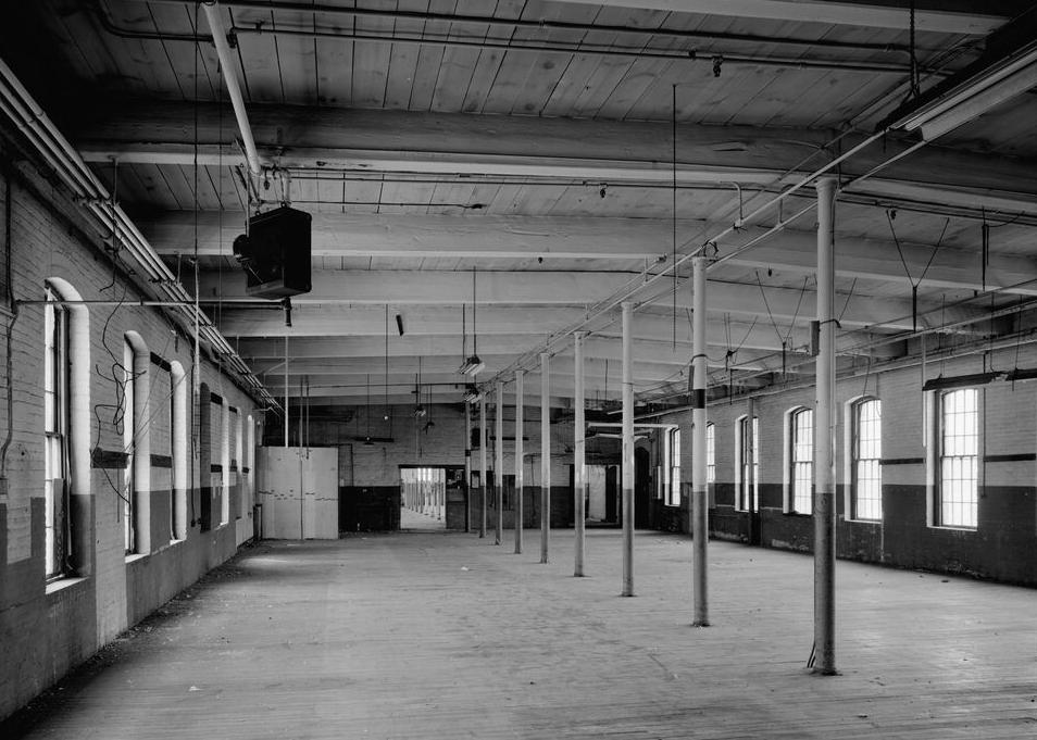 Boston Manufacturing Company, Waltham Massachusetts 1979 TOP FLOOR OF 1843 CONNECTOR LOOKING WEST.