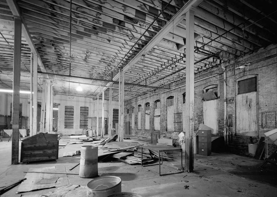 Boston Beer Company (Original), Boston Massachusetts 1996 BUILDING 4:  BASEMENT, VIEW SOUTHEAST SHOWING BRICK ARCHED VAULTS, CAST IRON COLUMNS AND GRANITE FOUNDATION