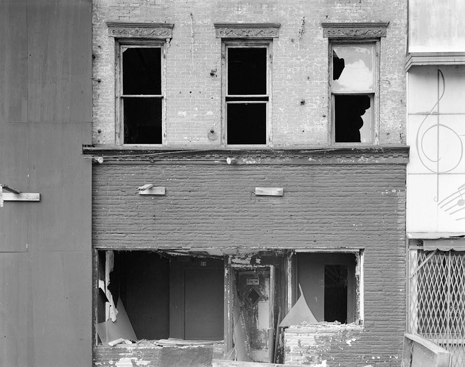 Commercial Building 58 Monroe, Detroit Michigan DETAIL, FIRST FLOOR AND SECOND FLOOR WINDOWS, NORTHWEST FRONT 1989 