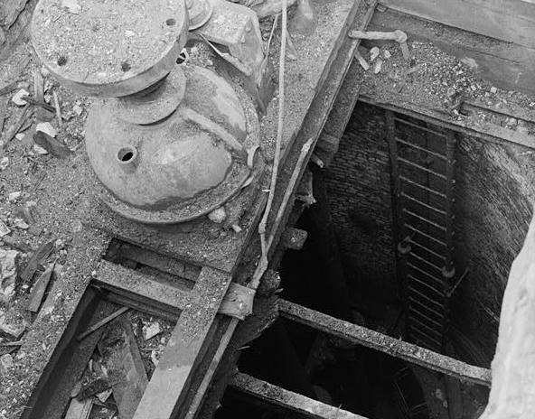 Crown Roller Mill, Minneapolis Minnesota DETAIL OF SOUTH WHEELPIT, LOOKING NORTHWEST