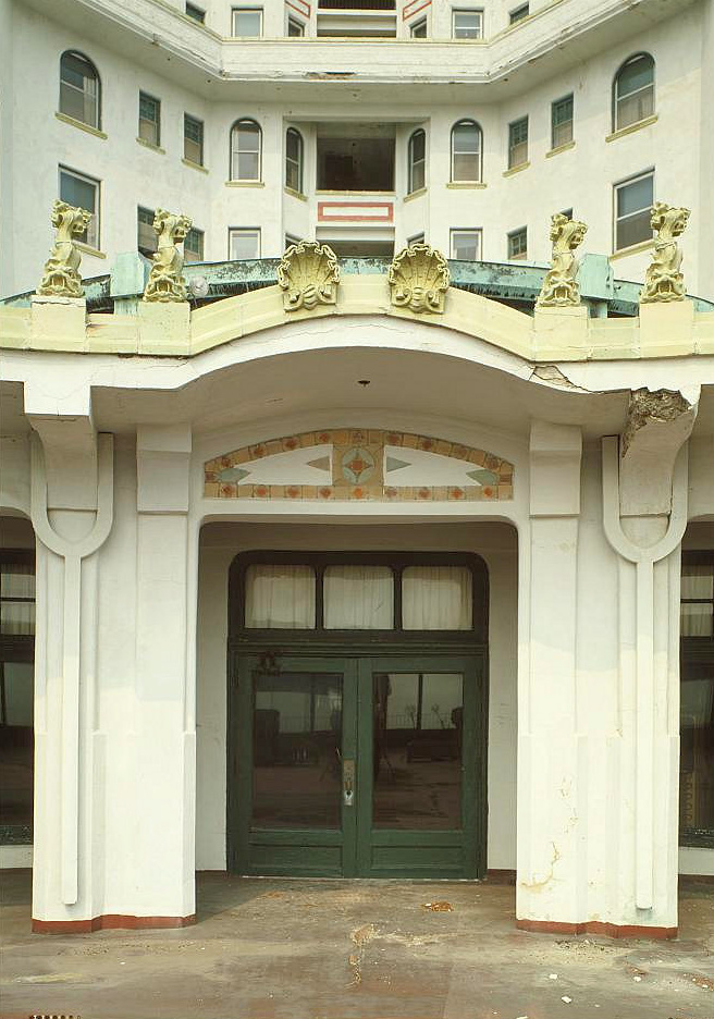 Blenheim Hotel, Atlantic City New Jersey EXTERIOR VIEW OF THE ENTRY DOORS TO THE SOLARIUM