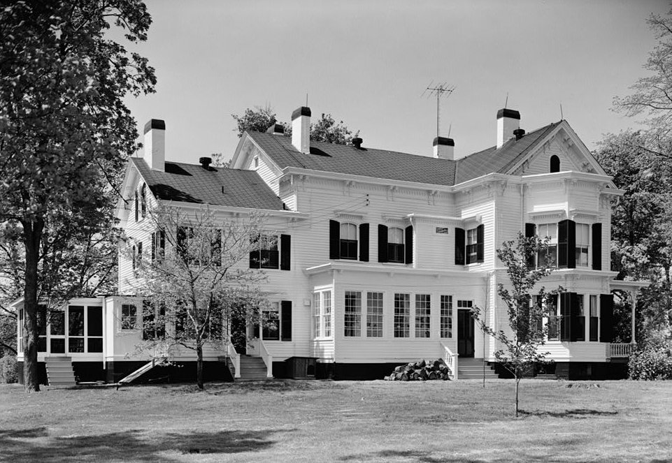 Kenneth Perry House SOUTH SIDE OF BUILDING
