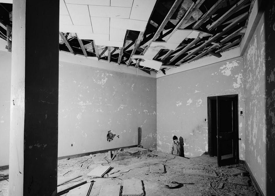 Cyclorama Building, Buffalo New York 1987  SECOND FLOOR ROOM, LOOKING WEST, STAIR FROM FIRST FLOOR IN CORNER