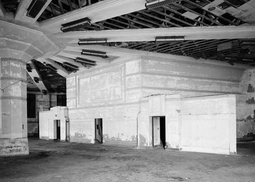 Cyclorama Building, Buffalo New York 1987  FIRST FLOOR, MAIN ROOM, LOOKING NORTH, DETAIL OF CENTRAL SUPPORT AND INTERIOR FACADE