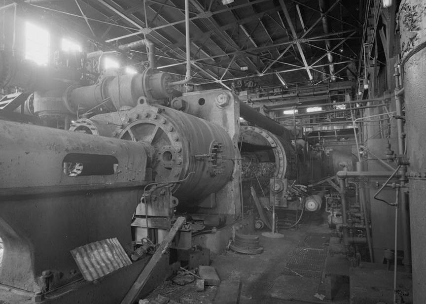Republic Iron and Steel Company Youngstown Works, Ohio UNITED-TOD TWIN-TANDEM STEAM ENGINE, SHOWING CYLINDER AND CROSS HEAD OF PISTON AT THE HIGH-PRESSURE SIDE OF ENGINE.
