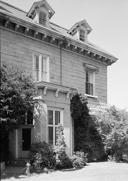 Mary T. Porter House, Newport Rhode Island 1969 VIEW OF SOUTHEAST SIDE