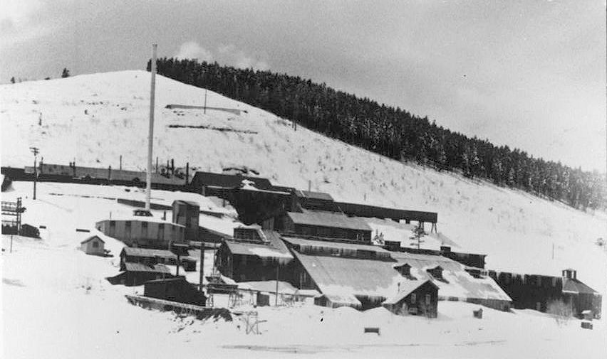 Bald Mountain Gold Mill, Lead South Dakota BALD MOUNTAIN MILL, EXTERIOR FROM NORTHEAST, c. 1940-59. ROASTER AND OTHER UNOXIDIZED ORE CIRCUIT ADDITIONS PRESENT, ALONG WITH SECONDARY THICKENER No. 7 AND ADDITIONS TO MACHINE SHOP