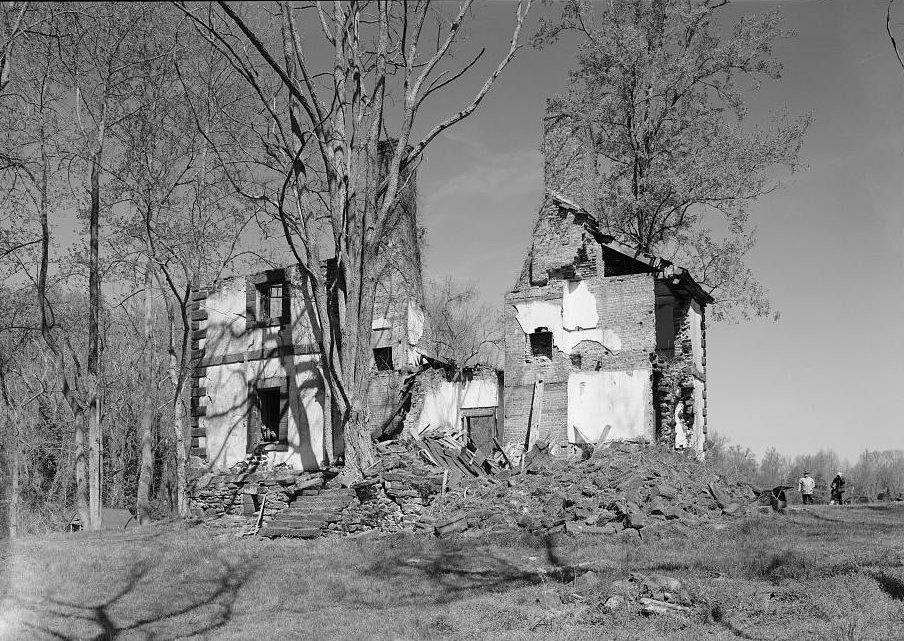 Menokin - Francis Lightfoot Lee House Ruins, Warsaw Virginia View looking to the main house (1998)