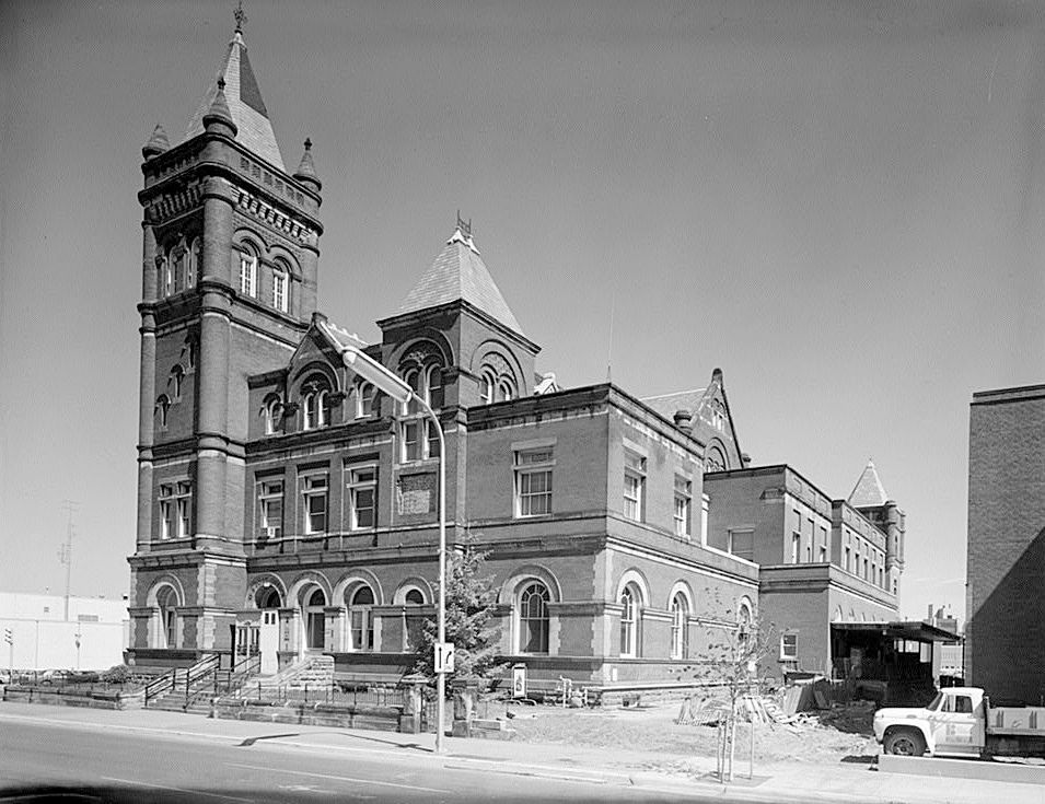 SOUTH ELEVATION FROM SOUTHEAST (1977)