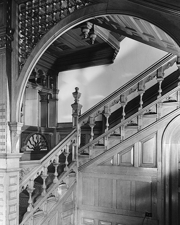 Elizabeth Plankinton House, Milwaukee Wisconsin NORTHWEST VIEW OF FIRST FLOOR MAIN STAIRCASE
