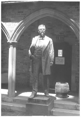 Pabst Brewing Company, Milwaukee Wisconsin 2003 Bronze statue of Captain Frederick Pabst found in the interior courtyard of the Visitors Center
