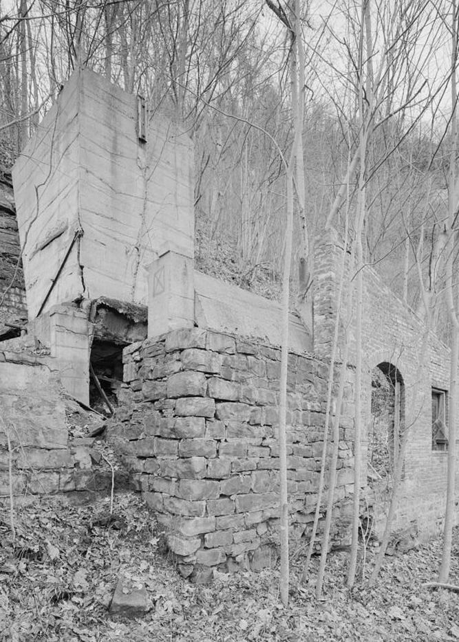 Kaymoor Coal Mine, South side of New River, Fayetteville West Virginia FAN HOUSE BUILT DURING LOW MOOR ERA, LOOKING NORTHWEST (1986)