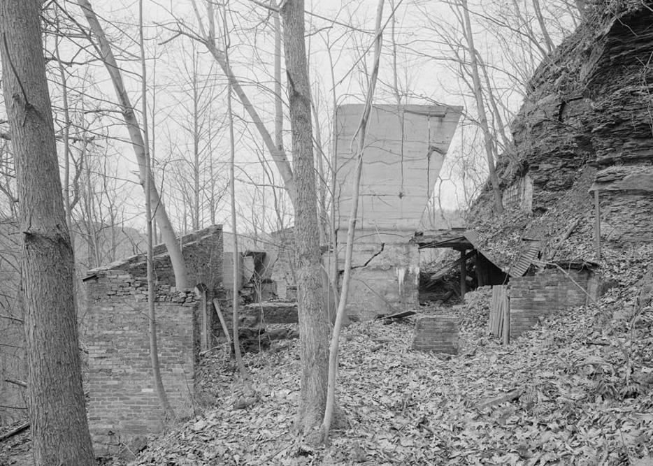 Kaymoor Coal Mine, South side of New River, Fayetteville West Virginia FAN HOUSE BUILT DURING LOW MOOR ERA, LOOKING SOUTH (1986)