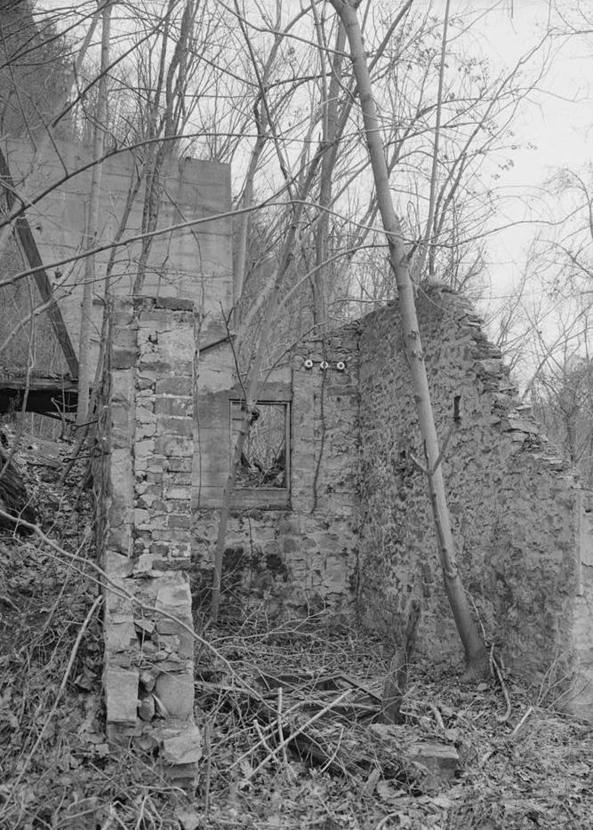 Kaymoor Coal Mine, South side of New River, Fayetteville West Virginia FAN HOUSE BUILT DURING LOW MOOR ERA, LOOKING NORTH (1986)