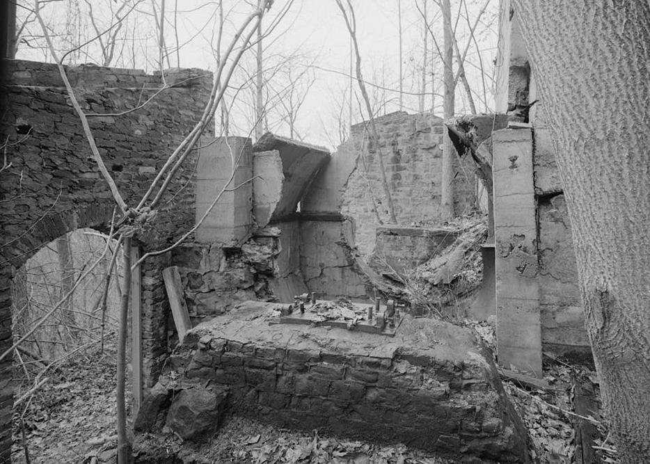 Kaymoor Coal Mine, South side of New River, Fayetteville West Virginia FAN HOUSE BUILT DURING LOW MOOR ERA; PEDESTALS ON WHICH FAN RESTED IS IN FOREGROUND, LOOKING SOUTH (1986)