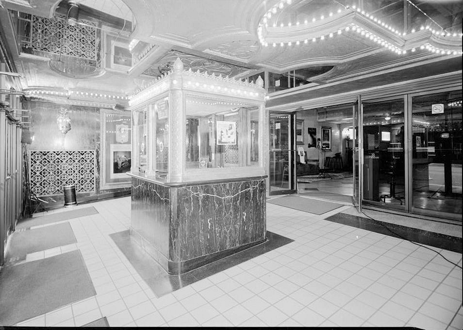 Alabama Theater, Birmingham Alabama 1996 VIEW IN LOBBY FROM THE NORTHEAST