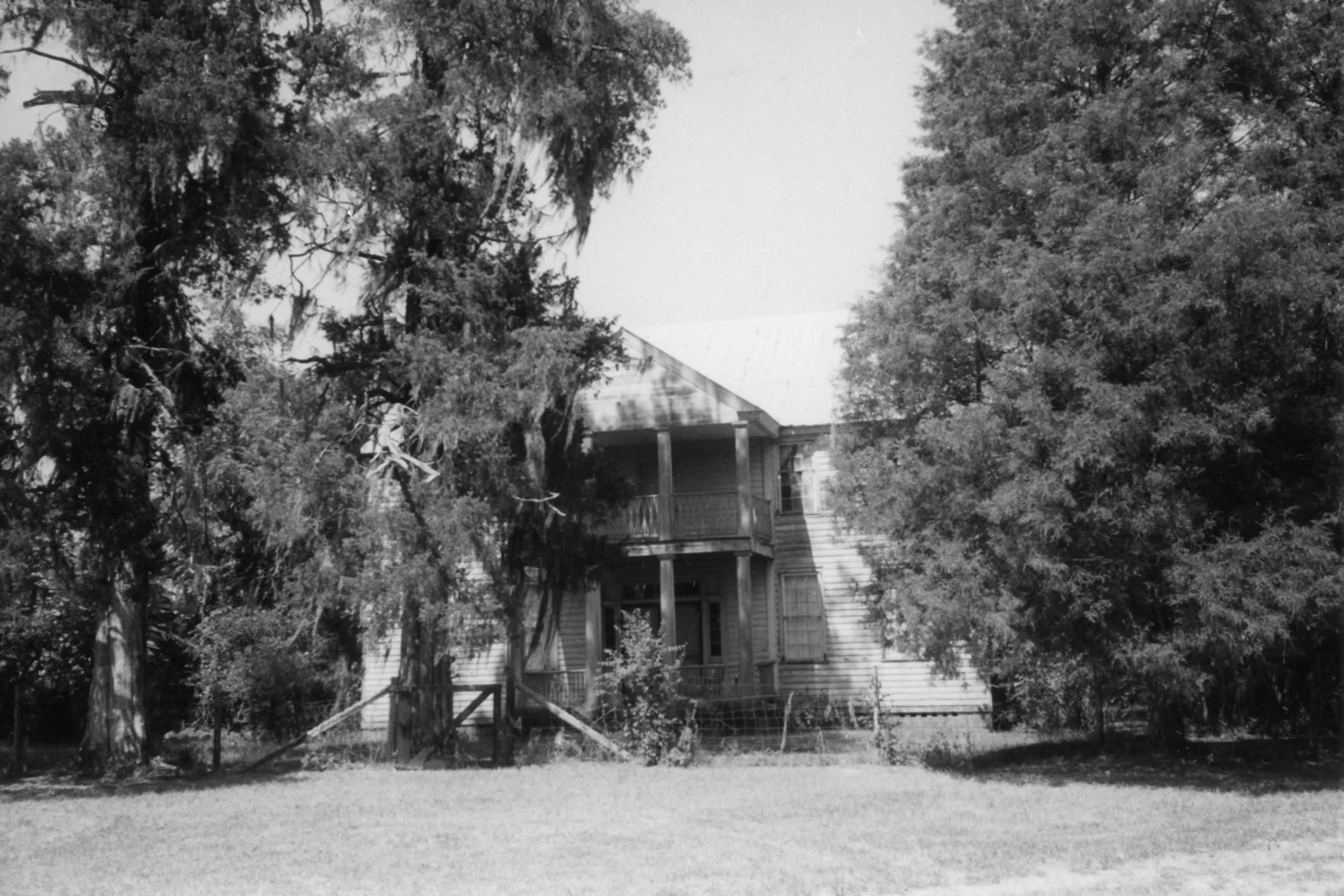 Dry Forks Plantation - James Asbury Tait House, Coy Alabama Front elevation and yard landscape facing north (1998)