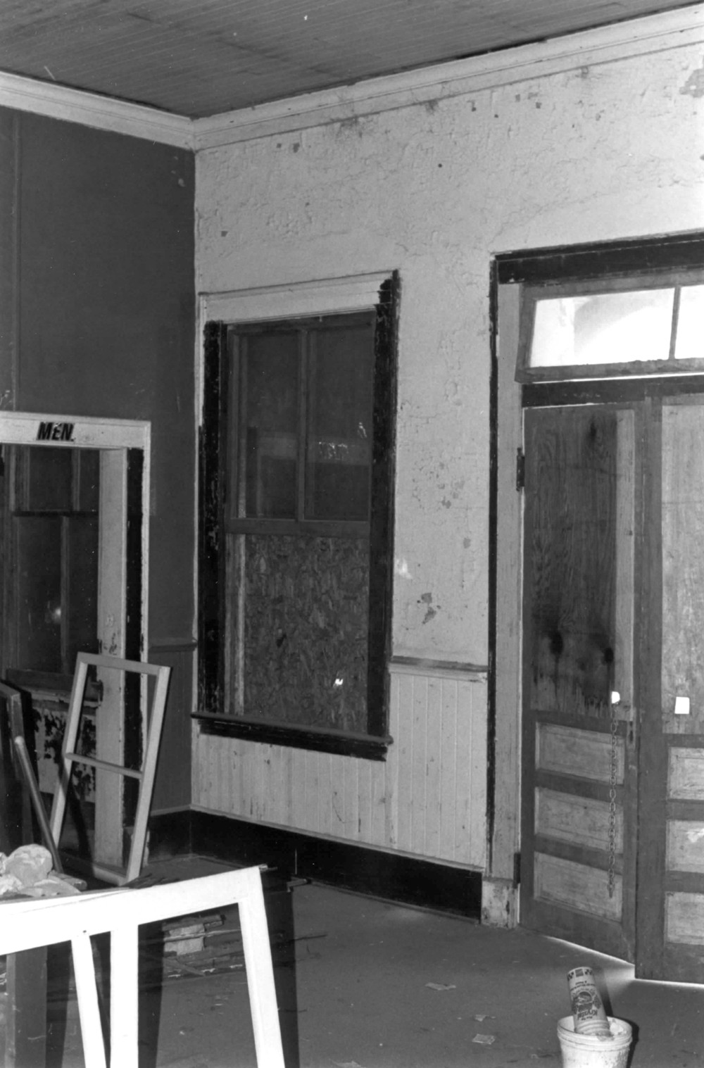 Atlantic Coastline Railroad Passenger Depot, Dothan Alabama Downstairs, East Waiting Room (1993)