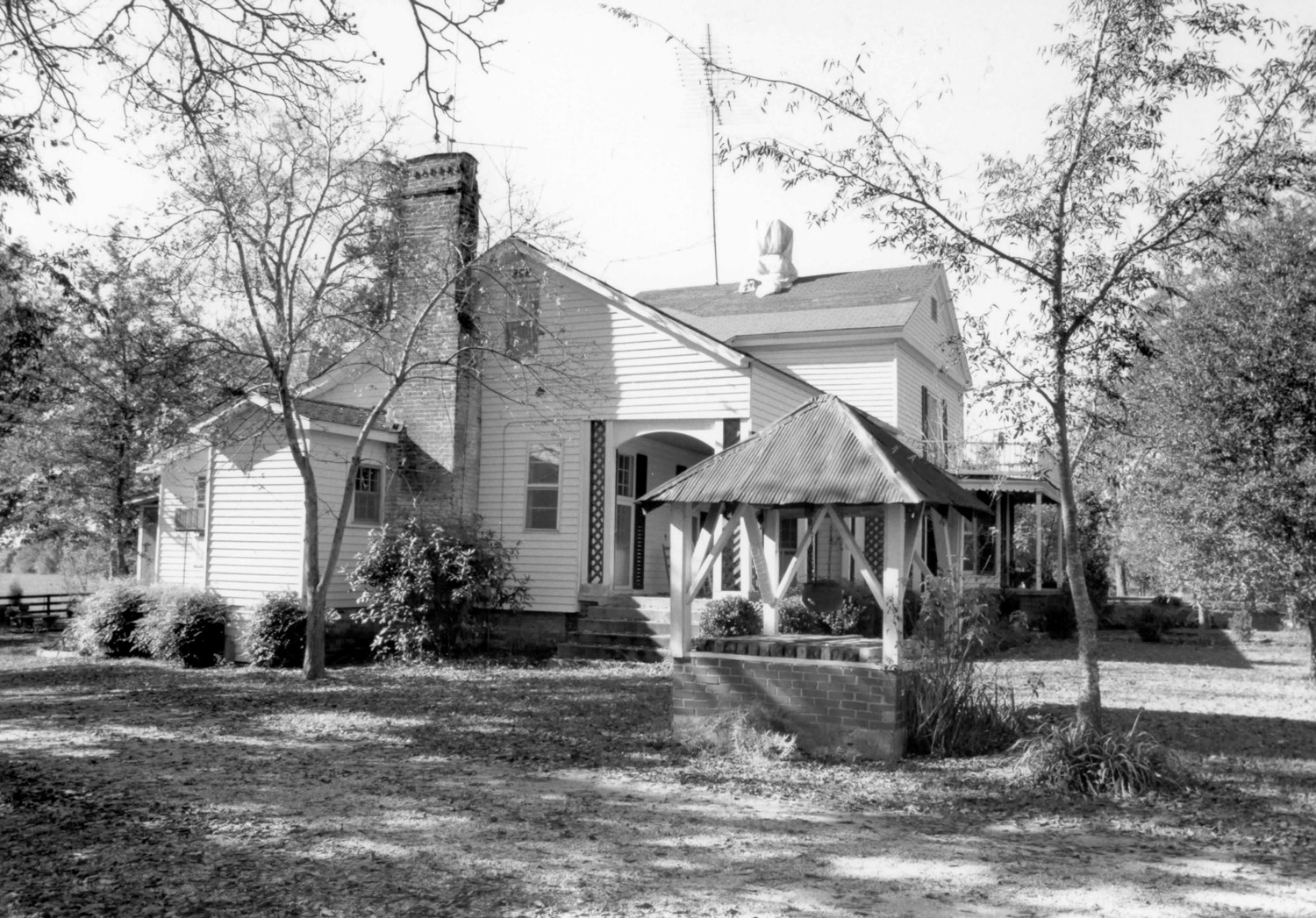 Faunsdale Plantation, Faunsdale Alabama East elevation (1990)