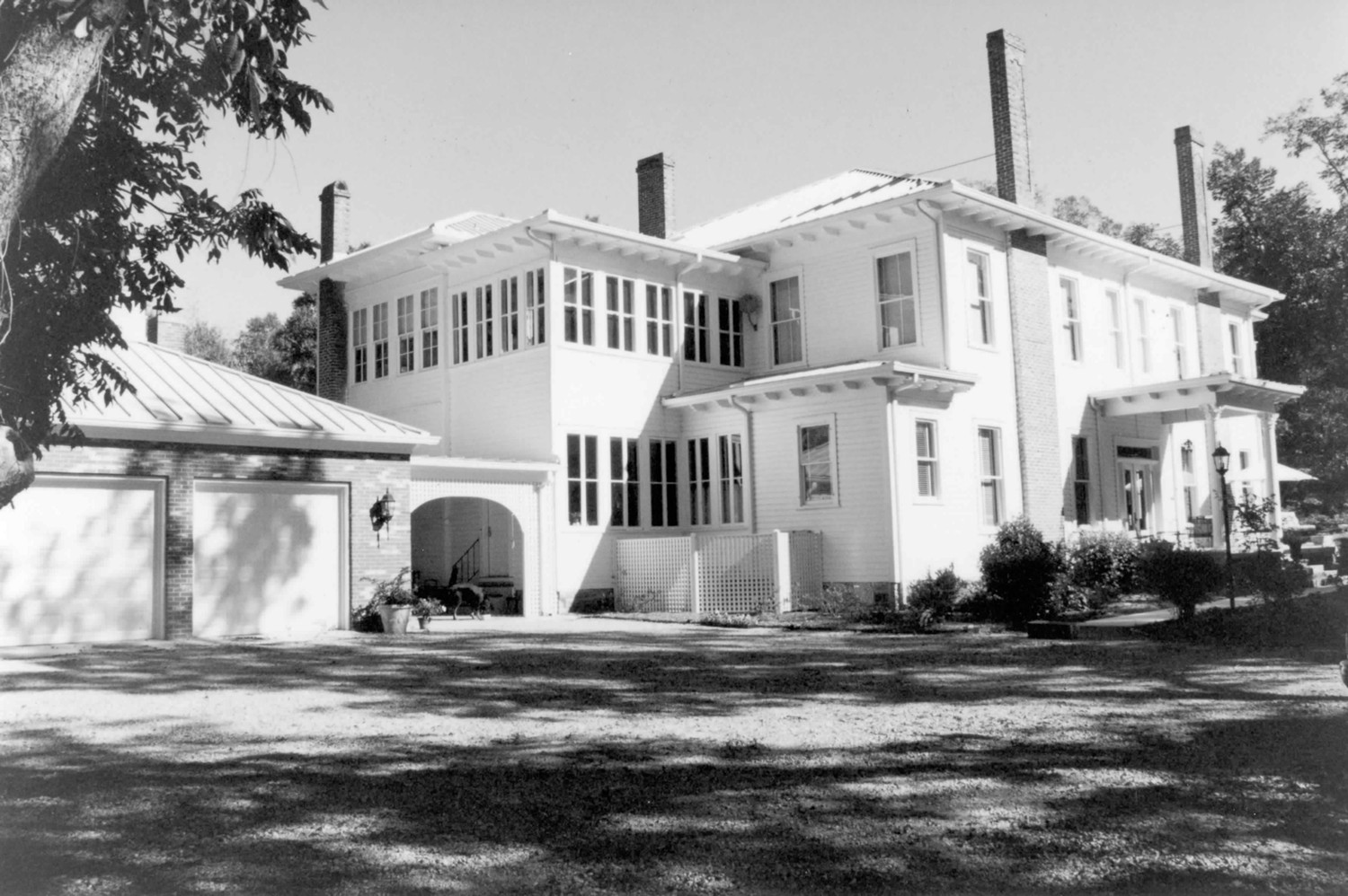 H. Bruce Hain House, Sardis Alabama West/south elevations, looking northeast (1999)