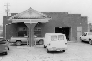 Arkansas Marathon Oil Service Station, Fordyce Arkansas