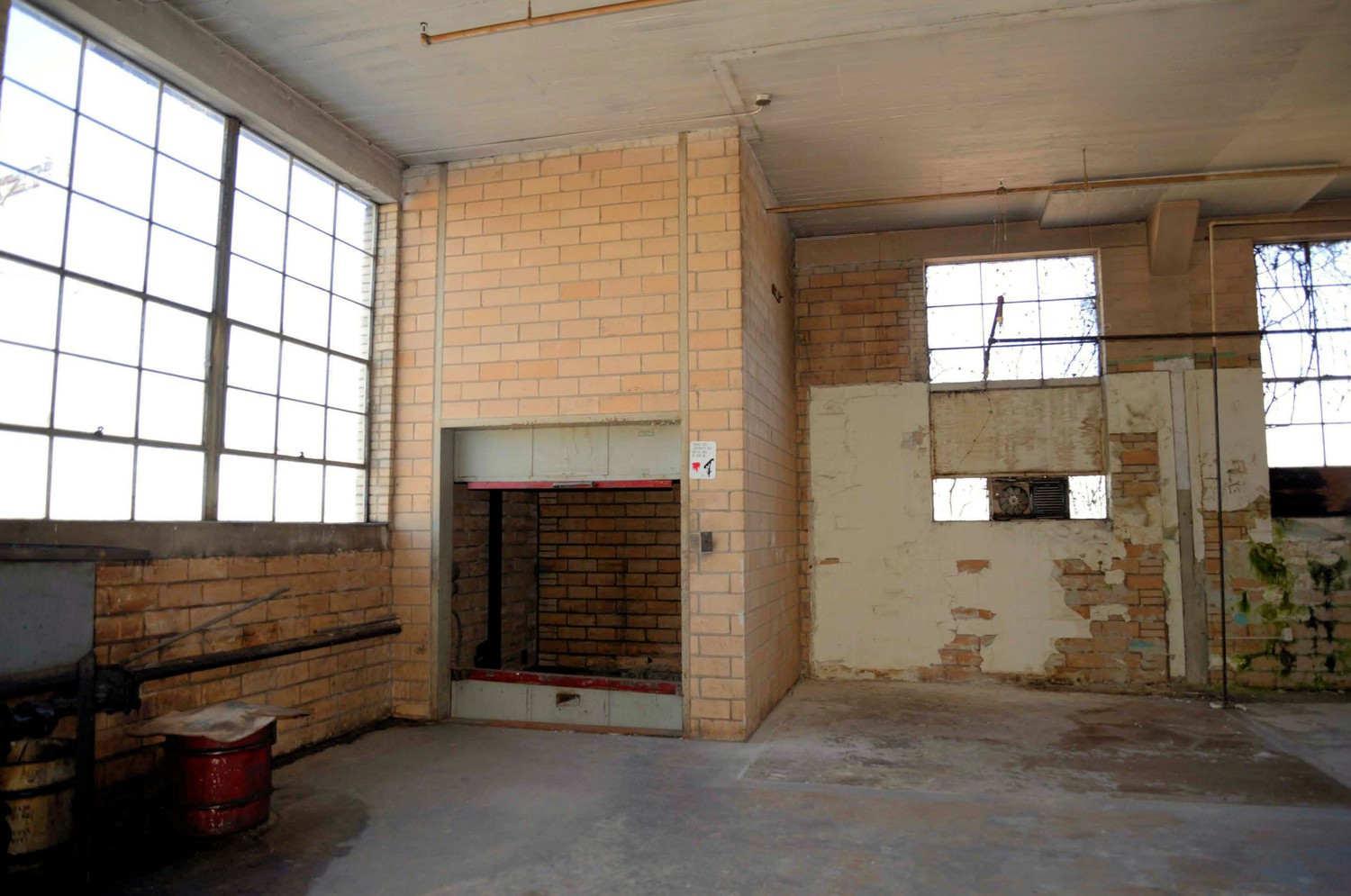 Stebbins and Roberts Office Building and Factory, Little Rock Arkansas 2<sup>nd</sup> floor looking north at factory (2016)