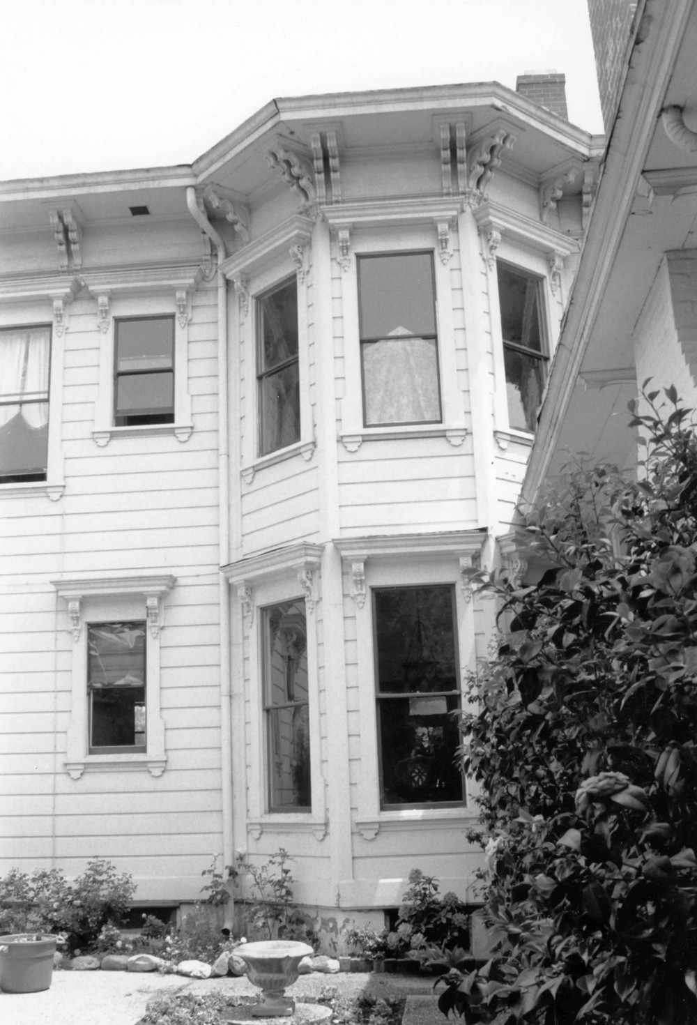Woodbury-Story House, Altadena California West side of house, looking east (1993)