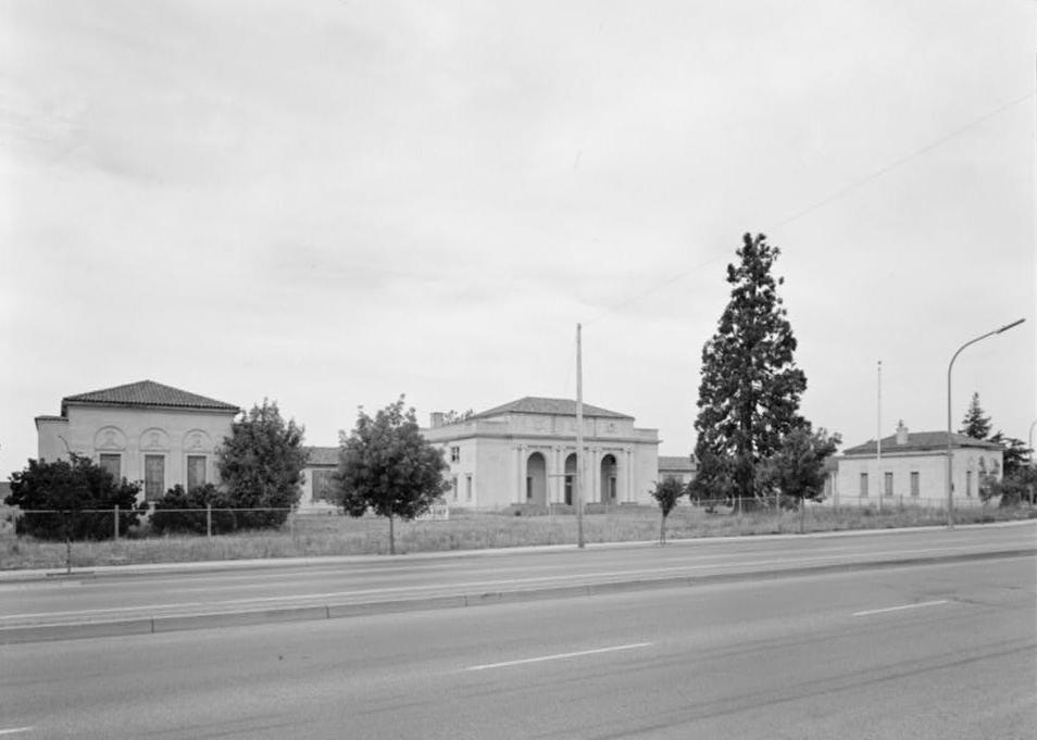 Campbell Union Grammar School, Campbell California SOUTH FACADE, VIEW TO NORTH NORTHEAST (1983)