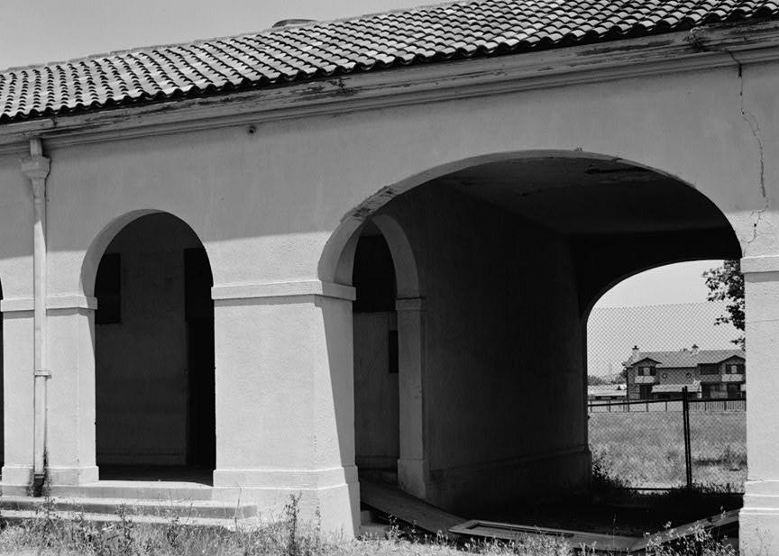 Campbell Union Grammar School, Campbell California Courtyard interior with carriage entrance (1983)