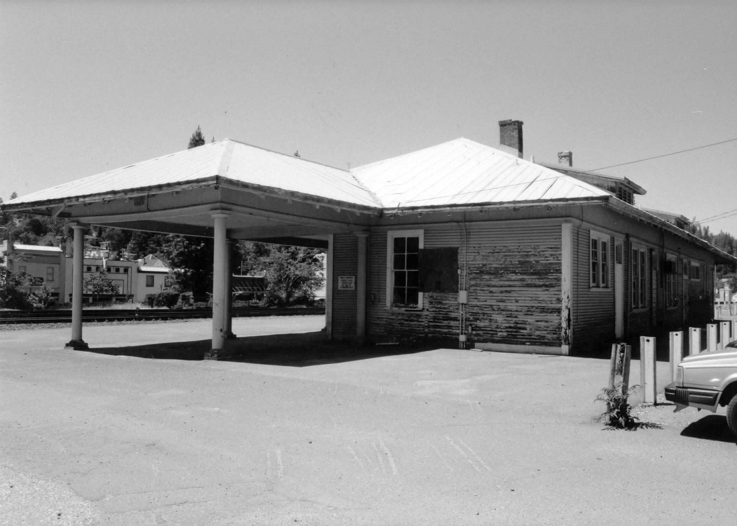 Colfax Southern Pacific Railroad Passenger Depot, Colfax California South and east sides of the depot (1998)
