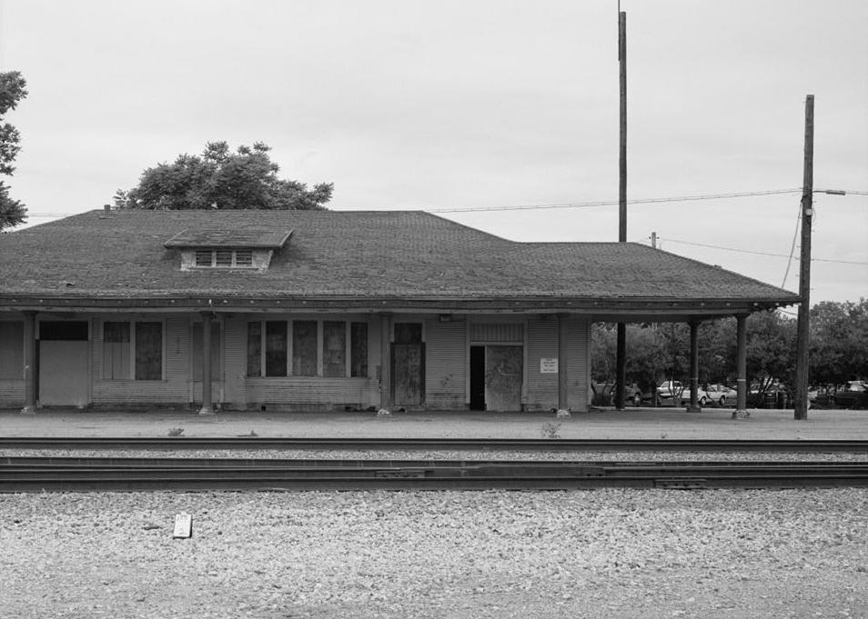 Southern Pacific Railroad Train Depot, Lodi California 1998 East front, central and north parts.  The three doors enter into the waiting room, ticket and freight office, and the baggage room, from left to right.