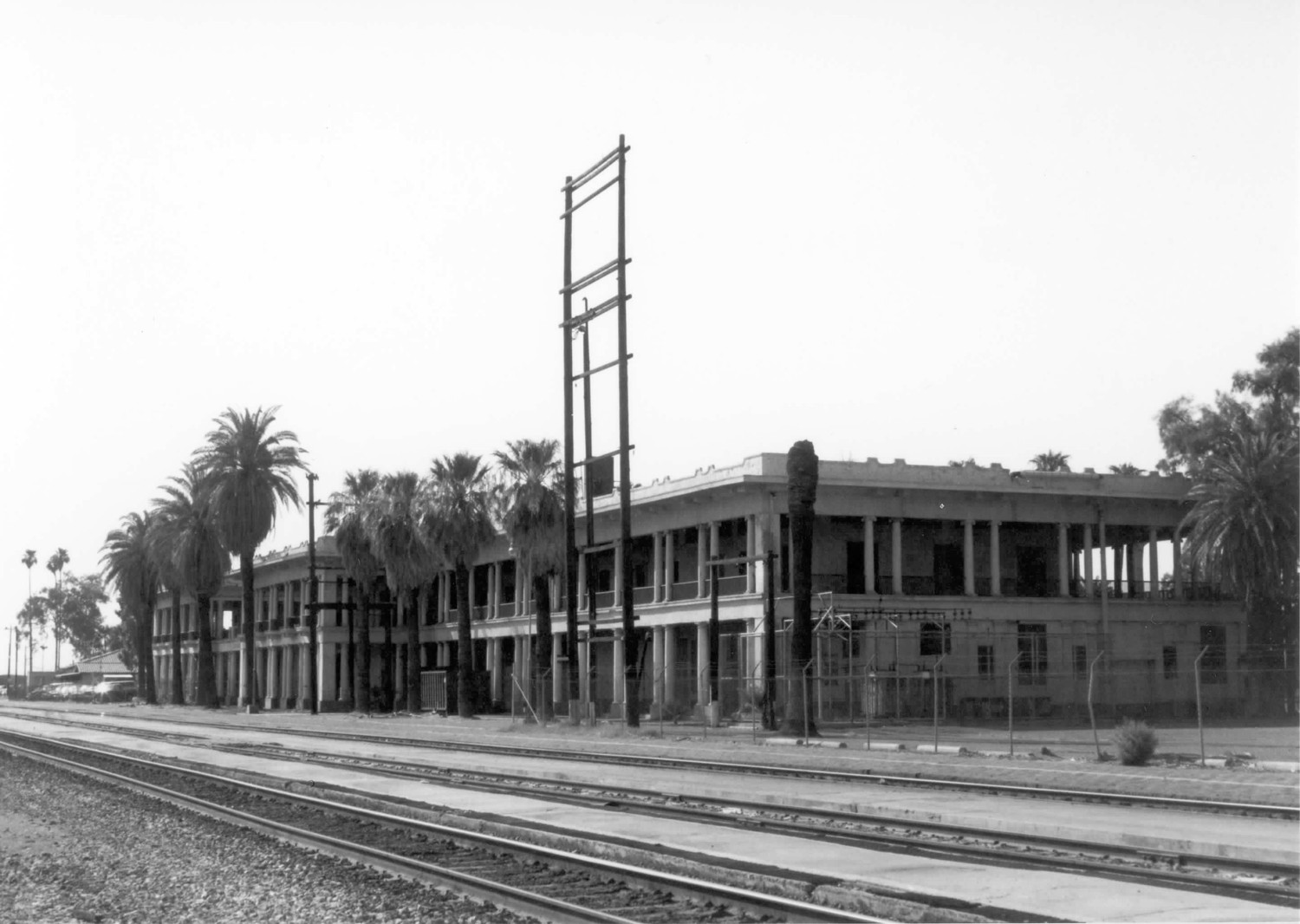 El Garces Hotel - Atchison Topeka & Santa Fe Railroad Depot, Needles California 2000