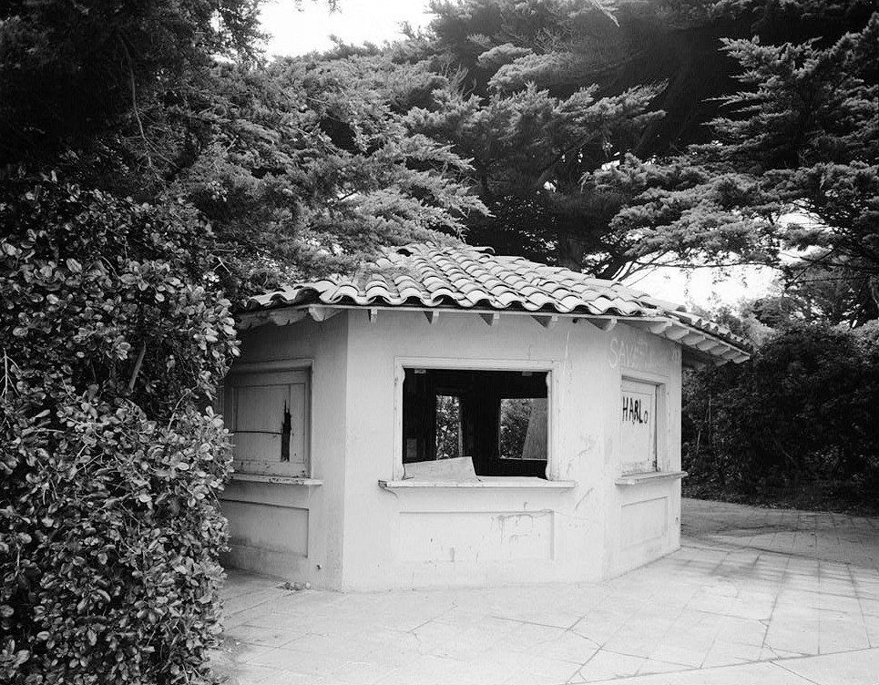Fleishhacker Pool and Bath House, San Francisco California 1979 VIEW OF NORTHERN CONCESSION STAND; LOOKING NORTH