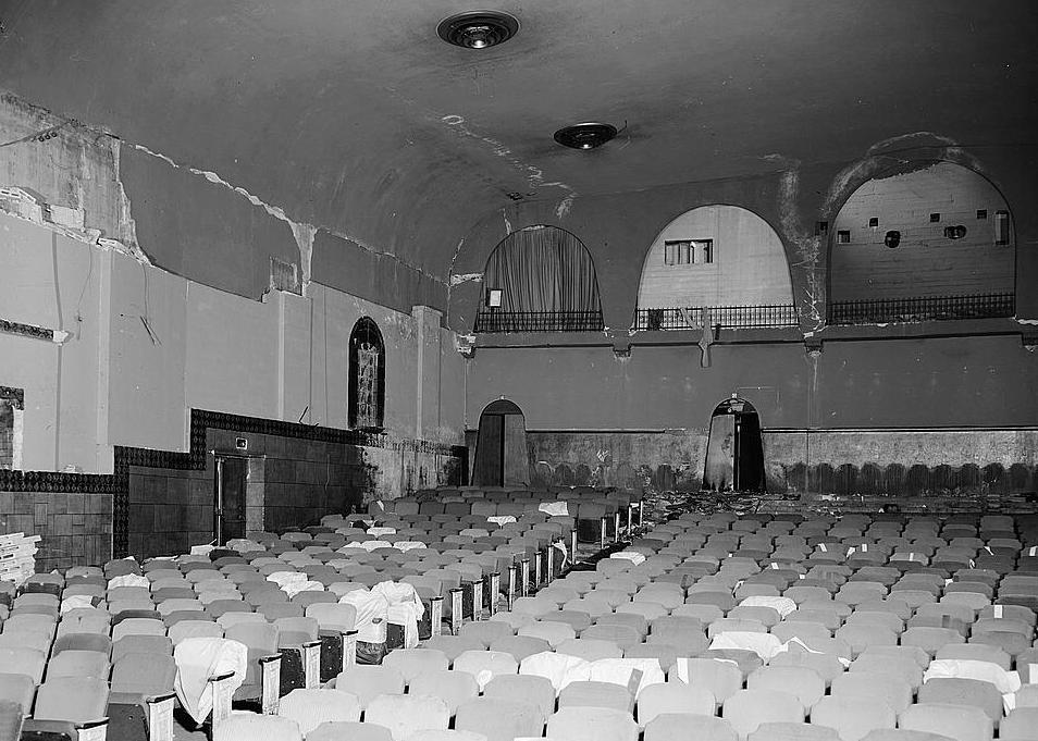 Whittier Theatre, Whittier California 1990 THEATER AUDITORIUM, FROM FRONT TO FOYER DOORS, SHOWING WEST WALL