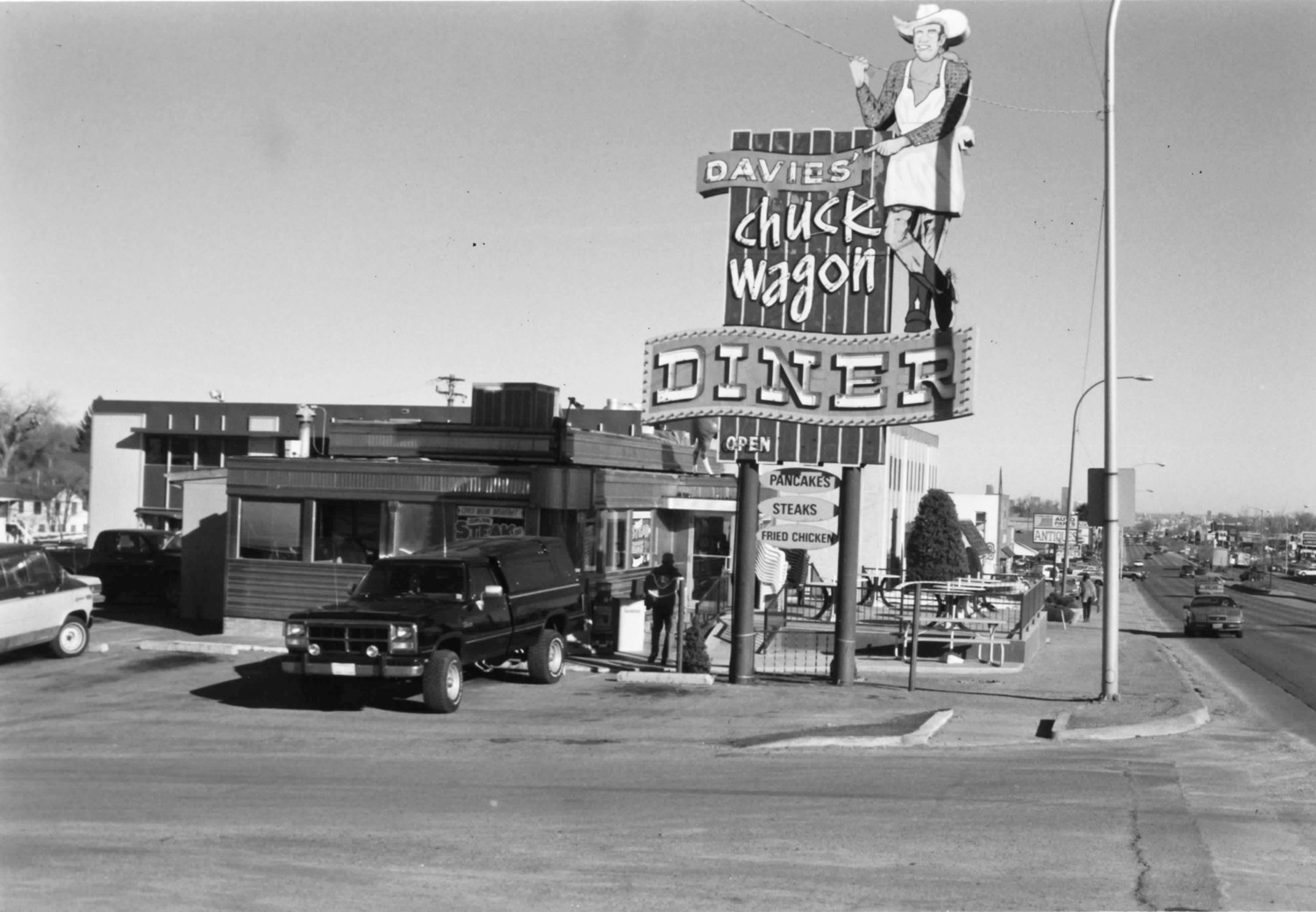 Davies' Chuck Wagon Diner, Lakewood Colorado Diner, sign, west elevation and Colfax Avenue (US Highway 40), facing east (1997)