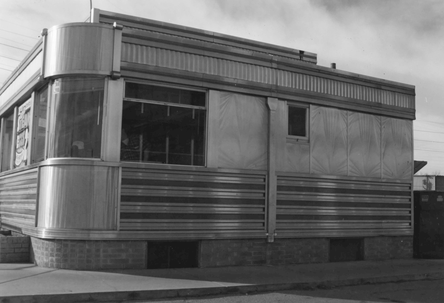 Davies' Chuck Wagon Diner, Lakewood Colorado Diner, east elevation, facing northwest (1997)