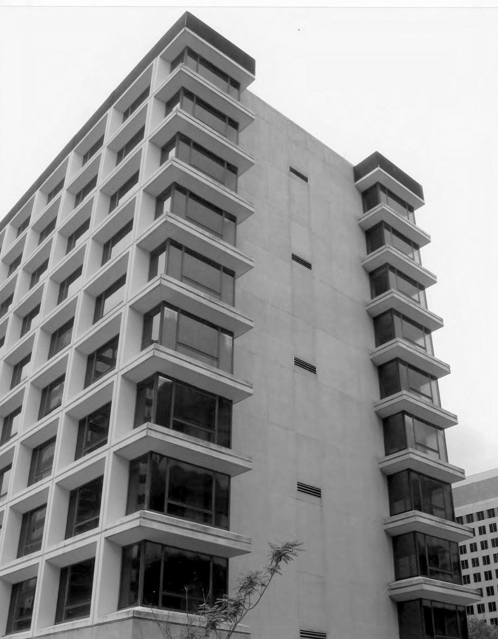 Hotel America - Spectra Boutique Apartments, Hartford Connecticut East (front) and north (side) elevations of hotel from Constitution Plaza, showing end unit details (2011)