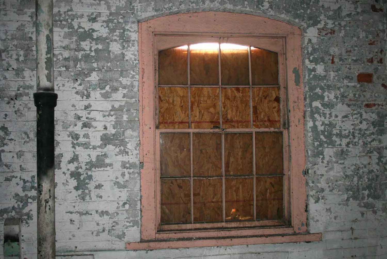 New Haven Clock Company Factory, New Haven Connecticut Interior, showing typical use of timber roof trusses to create unobstructed space (Building   No. 11) (2016)