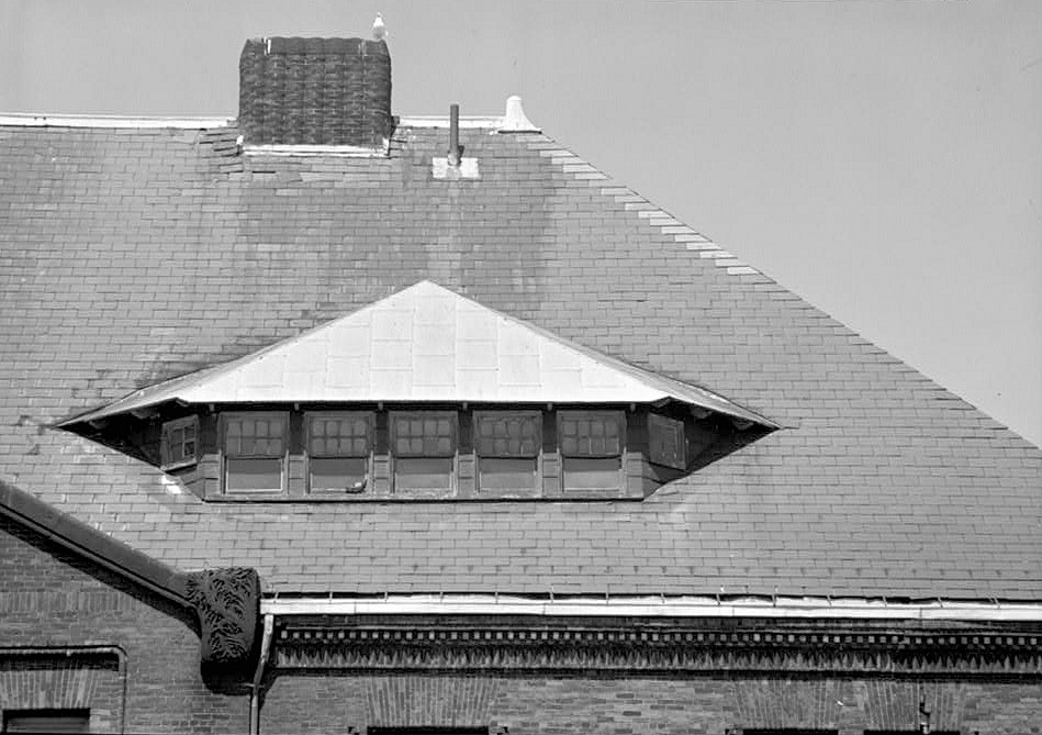 New London Railroad Station, New London Connecticut 1975 DETAIL OF DORMER IN EAST END OF ROOF, SOUTH FACADE
