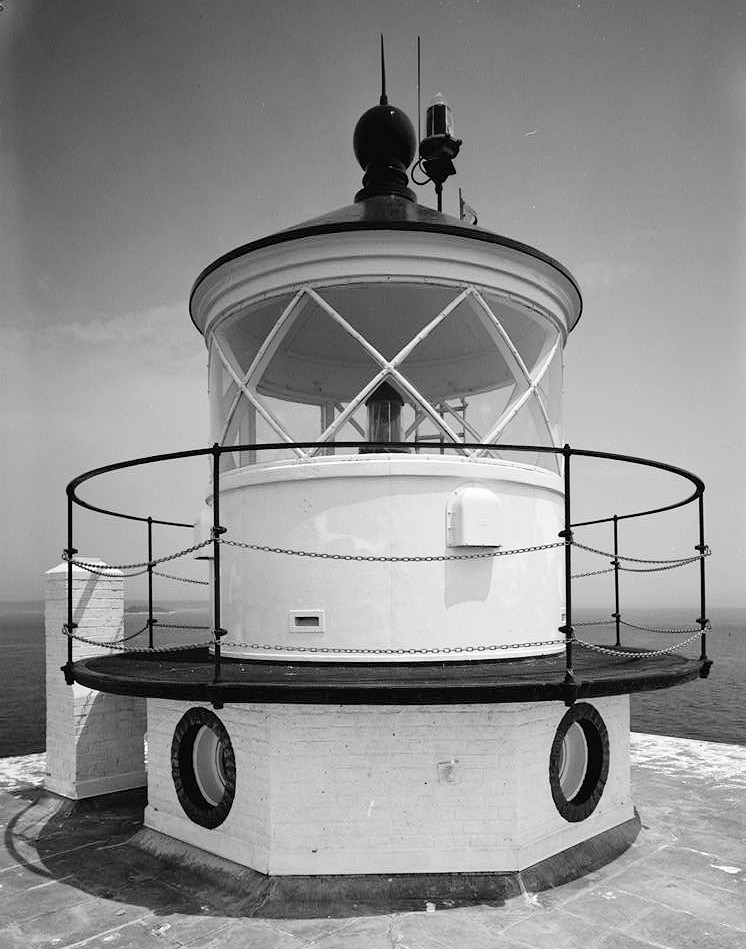 New London Ledge Lighthouse, New London Connecticut 1997 Lantern and watchroom, looking north