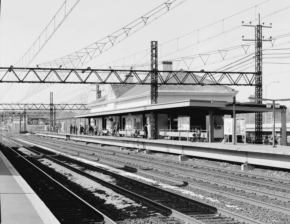 New York, New Haven & Hartford Railroad Passenger Station, Stamford Connecticut 1983 Westbound station from trackside showing catenary