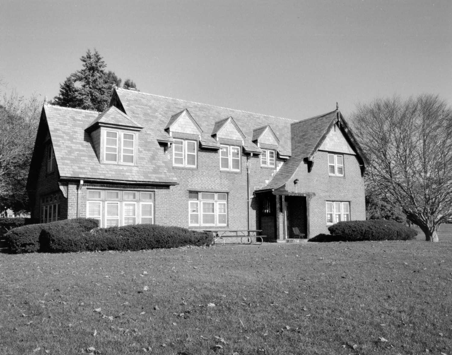 Seaside Sanatorium, Waterford Connecticut Superintendent's House, south elevation (1994)