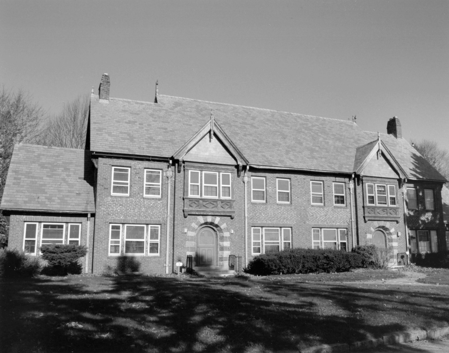 Seaside Sanatorium, Waterford Connecticut Duplex House, facade (1994)
