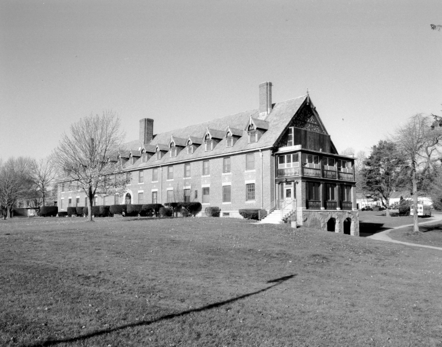 Seaside Sanatorium, Waterford Connecticut Nurses' Residence, south and east elevations (1994)