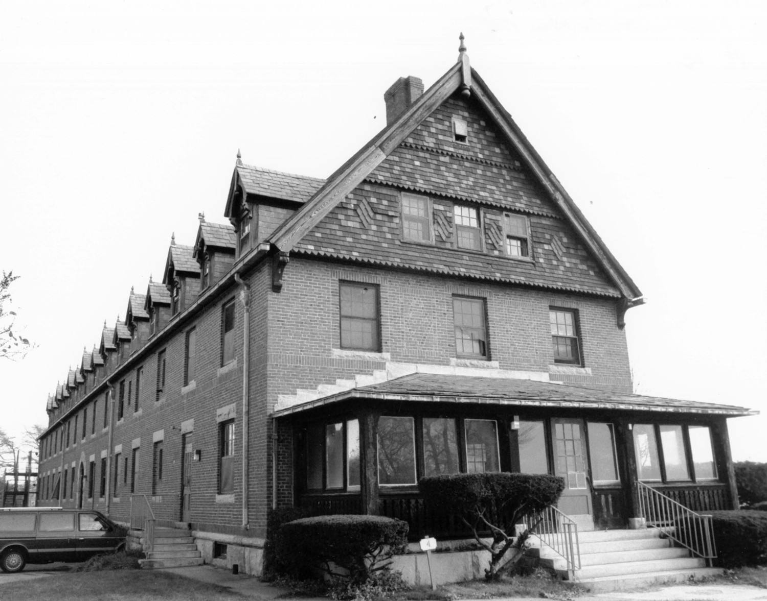 Seaside Sanatorium, Waterford Connecticut Nurses' Residence, west and north elevations (1994)