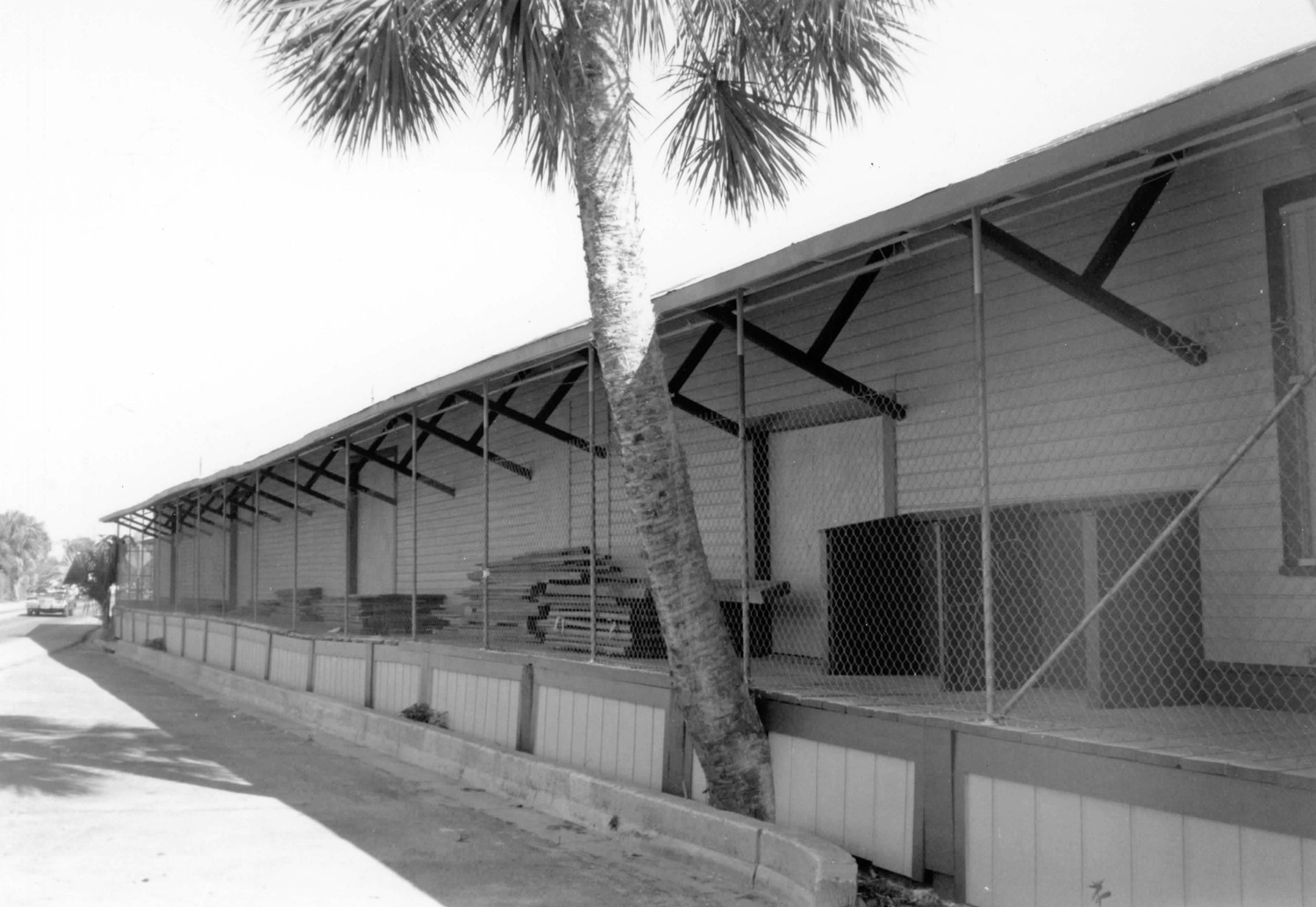 Old Gainesville Seaboard Airline Railroad Depot, Gainesville Florida North facade, freight section loading platform (1995)